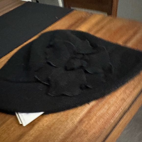 Winter hat - Picture 4 of 4